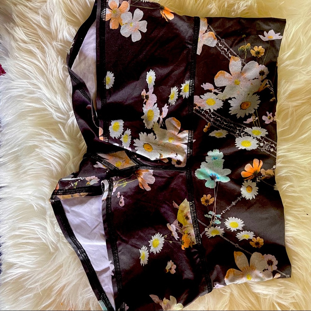 Teeki Shorts